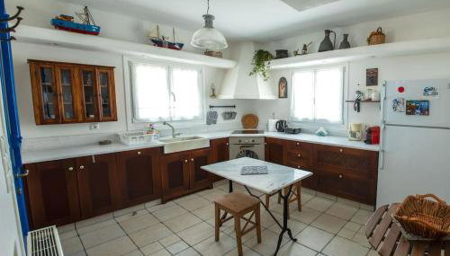 Kapari Home Syros - Photo 5, stove