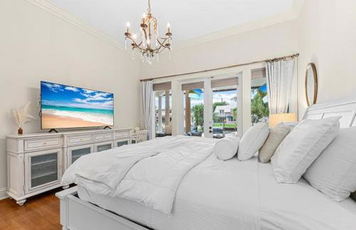 Near the Beach • Pool & Jacuzzi • Waterfront Villa - Foto 10