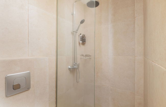 Coastal Bliss Apartments - Photo 32