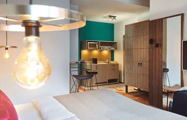 Hood House - Photo 32