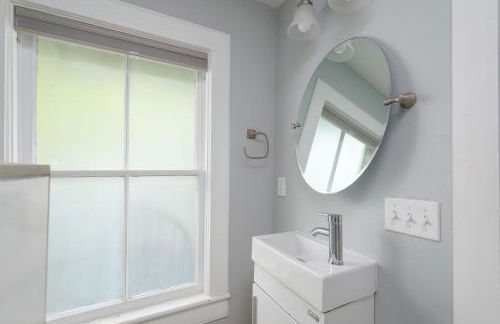 Urban Loft - City Center Walk to Everything - Photo 15