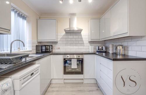 Group-Friendly 3BR Near Dudley + Parking - Foto 4