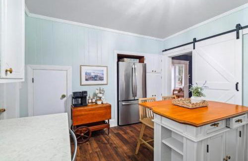 Roberson House Private Pool Walk to DT Sleeps 12 - Foto 41