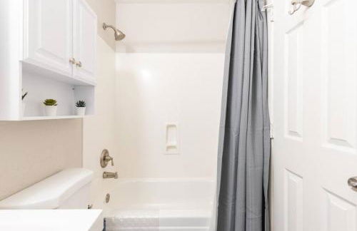 Spacious 2BR Condo, Steps to Downtown Gilbert, King Bed & Laundry - Foto 25