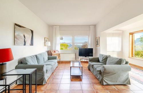 Casa con Jardín Enorme y Vistas Espectaculares Cerca de Pechon - Foto 31