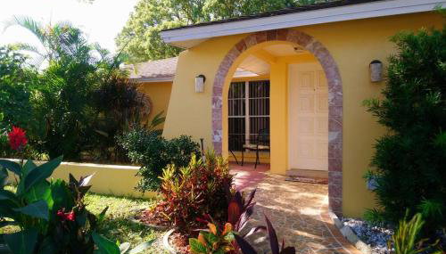 Comfortable Stay- Fully Stocked Home & Coffee Bar- All Essentials Provided - Foto 2