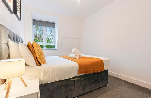 Stylish Two Bedroom Apartment - Secure Parking & Balcony 9MC - Photo 31