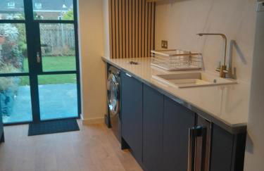 WELCOMEHOUSE close to east beach, shops, restaurants and RAF base - Foto 11