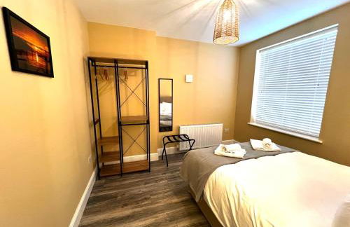 Smugglers - Sea Front - Parking - Sea Views - Balcony - 2 luxury kingsize beds - Foto 12