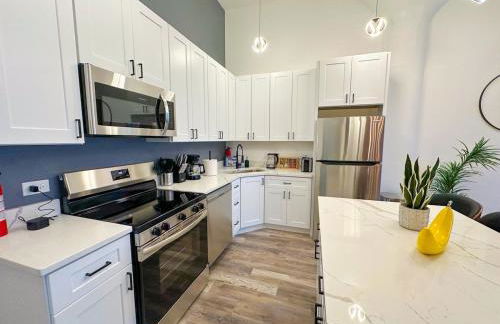 Luxury 6BR Suite with Pool Table Sleeps 12 Perfect for Group Stay Near McCormick Place, Grant Park and Soldier Field - Foto 33