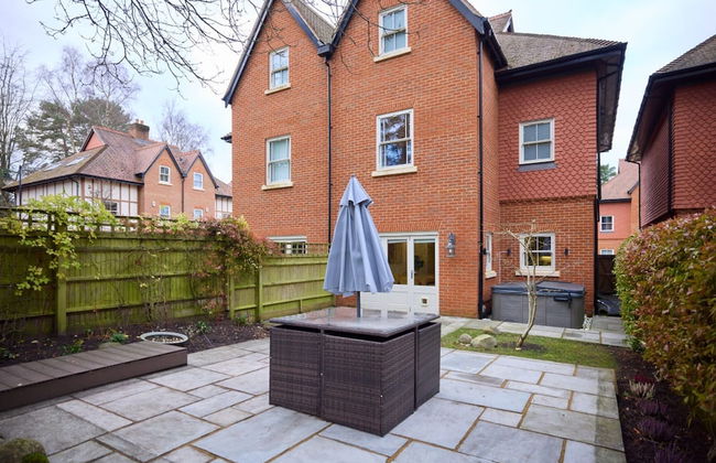 The Ascot Escape - Stylish 4bdr With Courtyard - Foto 9