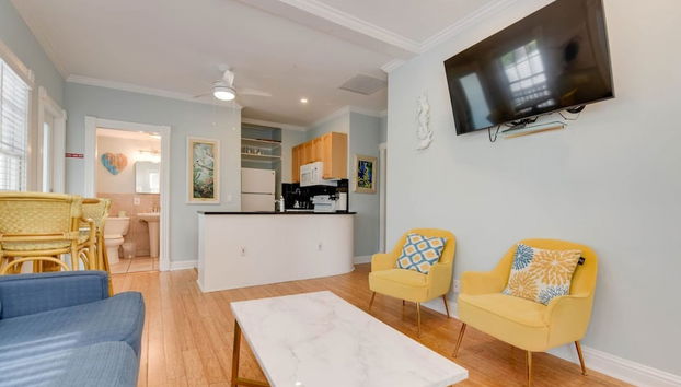 Poolside Suite by Brightwild Pvt Pool Parking - Foto 4, Habitación