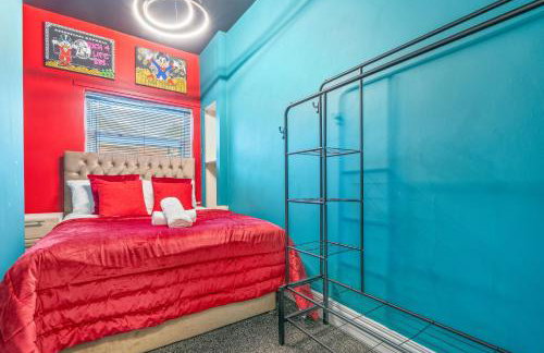 4 Bedroom House in Eccles, Trafford, Manchester - Sleeps 10 - 3 Double Beds - 4 Single Beds - FREE PARKING, Garden & Fast Fibre Wi-Fi - Close to Trafford Centre, MediaCityUK, Salford Quays, and both Old Trafford stadiums - Foto 2