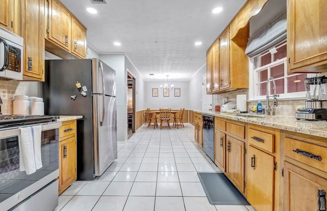 Hudson Manor 4 Bedroom Home by RedAwning - Foto 13