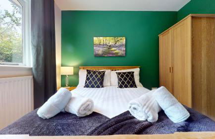 Charming 3 Bed Bungalow Parking & Wifi Business and Leisure by Jesswood Properties - Foto 13