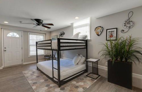 Fire Pit-Great Neighborhood-15 Min to Broadway - Foto 2