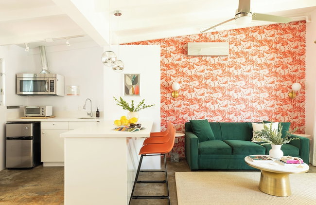 2 Rooms, Sleeps 8 Retro Hotel w/ Pool Wesley King Studio Buyout by Avantstay - Photo 50