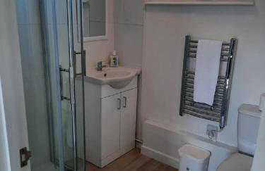 2 Storey 3 Bedroom Chalet -Outdoor Swimming Pool - sleeps up to 6 - 5 min walk to the Beach, near Broads and Great Yarmouth - Foto 16