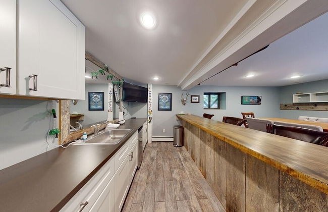 Treehouse Home Brought to you by GetAway Vacations - Photo 32