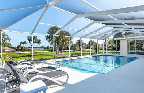 Triple En-Suite Pool Retreat - All Master Bedrooms - Foto 16