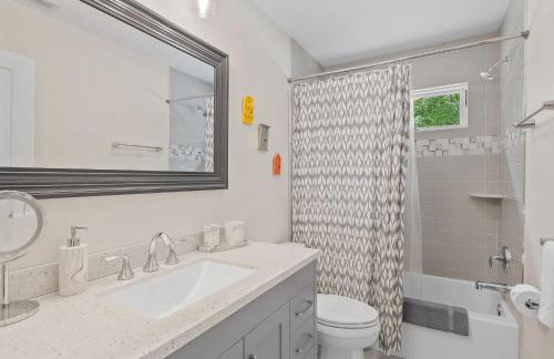 Near Asheville Hot Tub Fire Pit BBQ Sleeps 10 - Foto 29