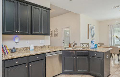 Cozy Retreat with Patio, Big Kitchen and Fishing Nearby - Foto 10