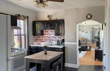 Free Parking! Private Rooftop! 3bd near downtown! - Photo 6