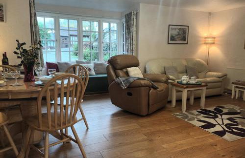 Farm Stay with animal experiences, 30 minutes to Exmoor & Beaches, Pet friendly, Outdoor heated pool, Games barn, fast WiFi and parking - Foto 63