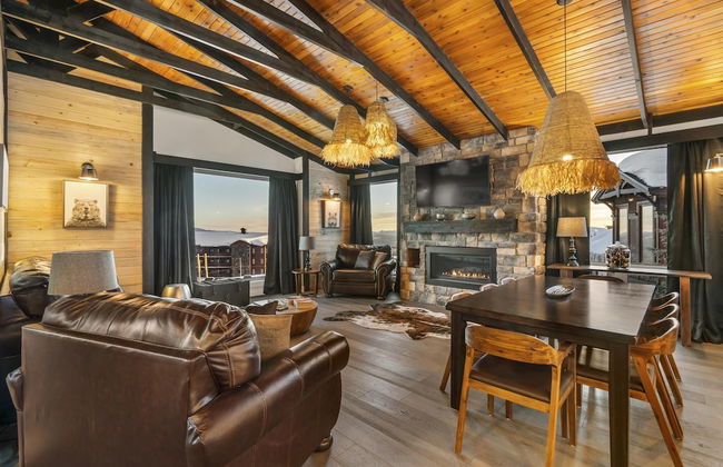 Chalet Monashee-brand New High End W/amazing Views - Photo 15