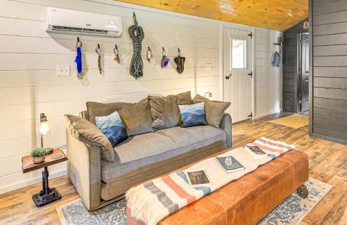 Covered Deck and Hot Tub Cozy Retreat in Campton! - Foto 4