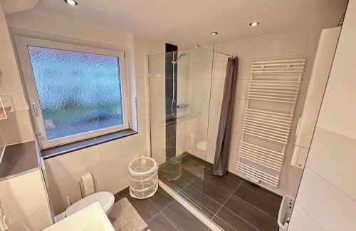 Modern 2 Bedroom Apartment near train station - Foto 6