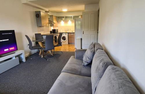 Large 2 bed flat in Bolton - Photo 6