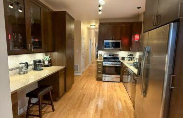 Queen Beds, Long Stay, Garage Parking, Near Train - Foto 14