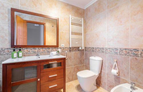 Montefaro Spacious Townhouse - Beach & pool - Photo 25