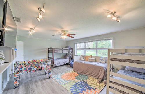 Spacious Getaway with Heated Private Pool! - Foto 17