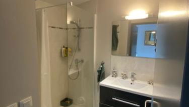 Gîte 6p Ardèche ,Ruoms centre, climatisé avec piscine - Photo 3