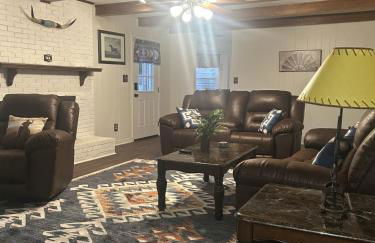 Renaissance Rancher - Foto 1