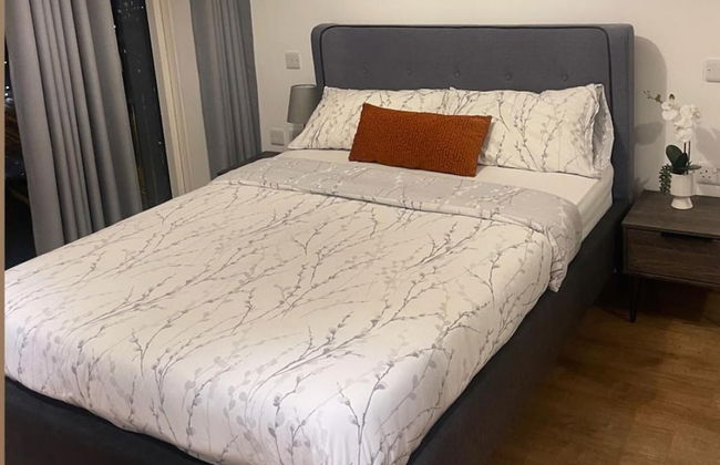 East London 2-bed Apt Sleeps 4, 7 min Walk to Tube - Photo 3