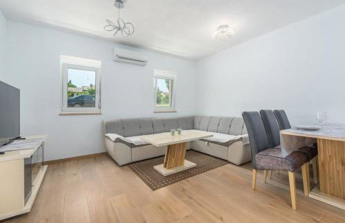 Irma Apartment - Photo 12