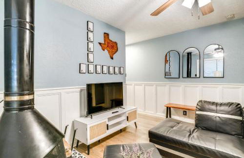 Aggie Game Day Retreat about 1 Mi to Texas A and M! - Photo 5