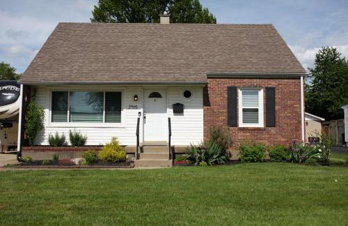 OPEN 4BR2BA Sleeps 8 Near Hwy Covered Deck - Foto 28