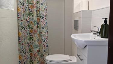 Czerwone drzwi - Foto 5, Shower