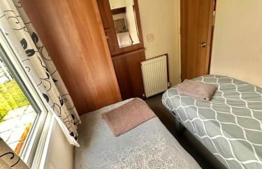 2-Bedroom Caravan Located in Uddingston, Glasgow at Maryville Caravan Site - Foto 7