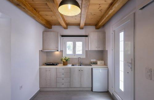 Restia Seaside Apartment II, 50m from Megas Gialos Beach - Foto 12