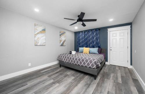 Classy and Chic 2BR Home near Galleria - Foto 12