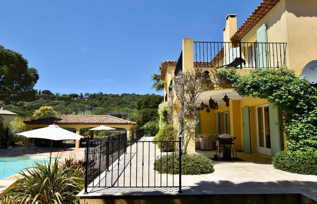 Luxury Villa With Private Pool - Photo 35