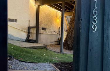 Private getaway in Studio City Hills universal - Photo 17