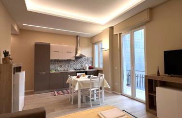 CASA DANTE: Oneglia Centro-Marina-Spiagge (3 min) - Foto 3