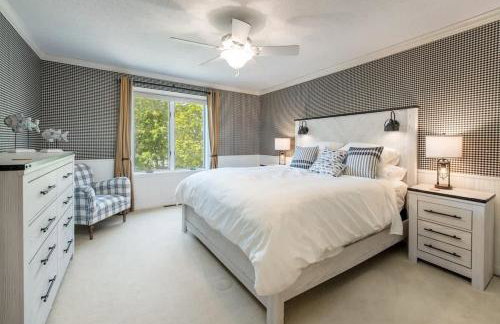 Immerse in Luxury Grand 5BR Lakefront Haven Views - Foto 35