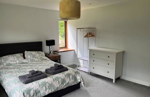 Spacious and stylish with games room, huge garden, peaceful surroundings - Foto 16